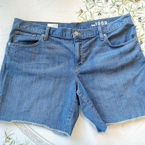 GAP 1969 Boyfriend Jean Shorts Size 16